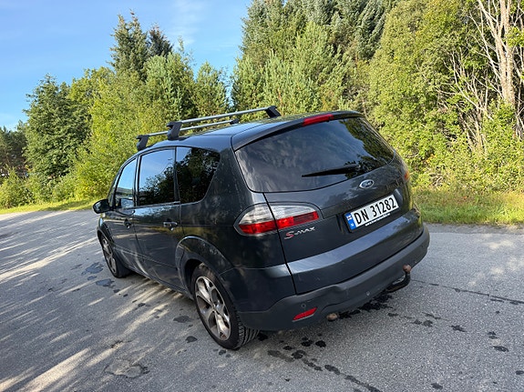 Ford S-MAX 7 of 19