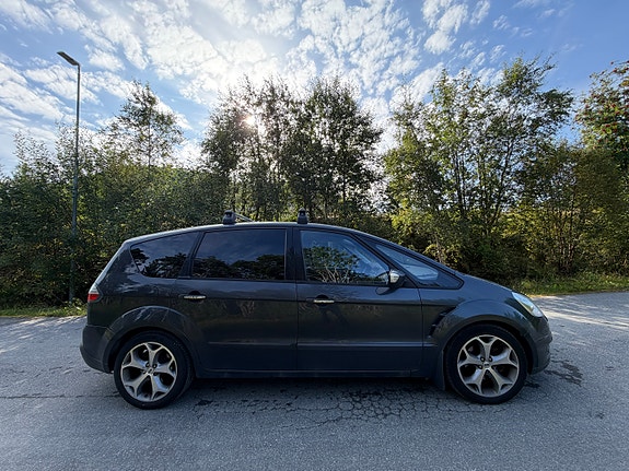Ford S-MAX 4 of 19