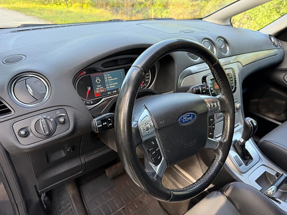Ford S-MAX 13 of 19