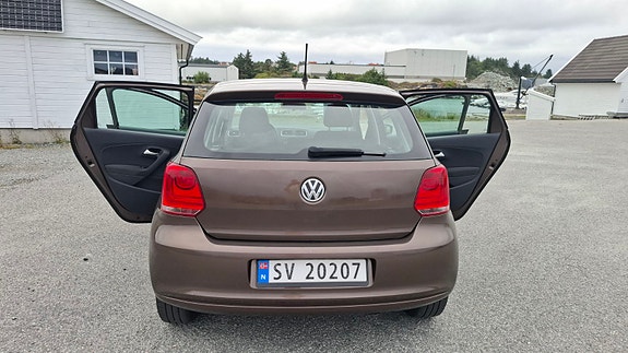 Volkswagen Polo 14 of 19