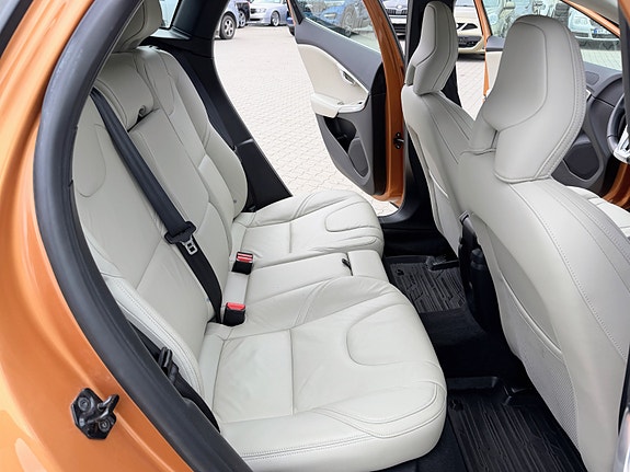 Volvo V40 9 of 11