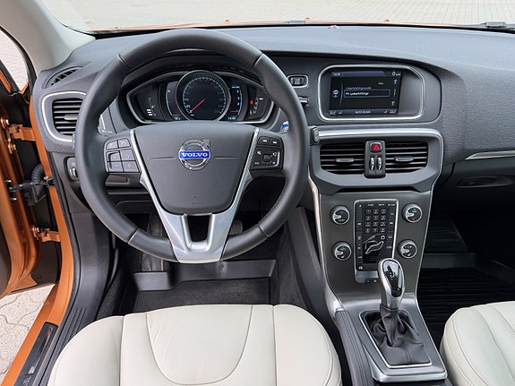 Volvo V40 6 of 11