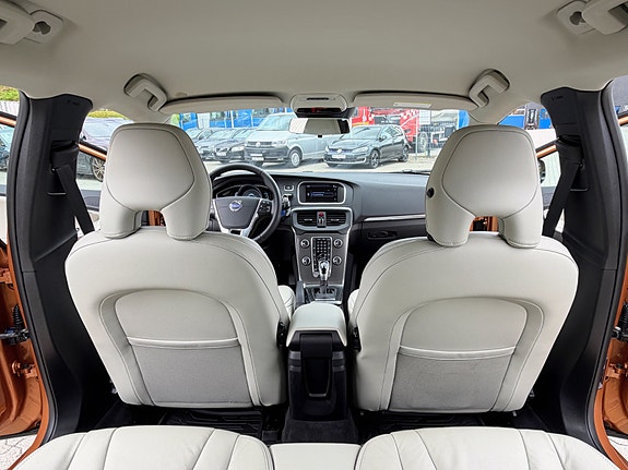 Volvo V40 10 of 11