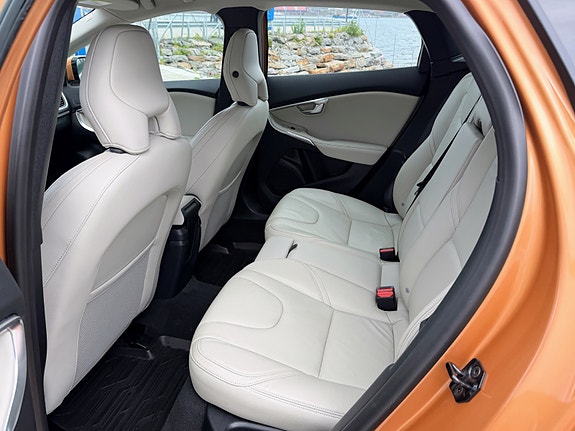 Volvo V40 7 of 11