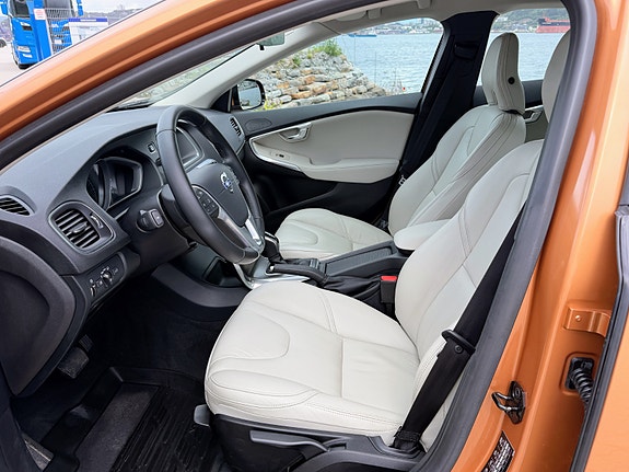 Volvo V40 5 of 11