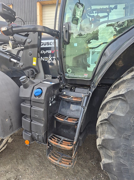 Massey Ferguson MF7726S Dyna-VT 8 of 21