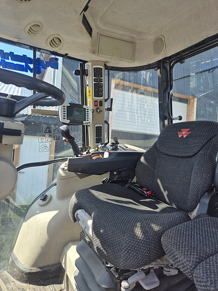 Massey Ferguson MF7726S Dyna-VT 16 of 21