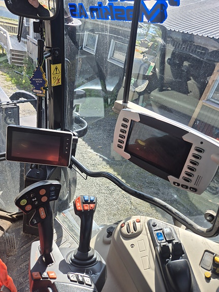 Massey Ferguson MF7726S Dyna-VT 17 of 21