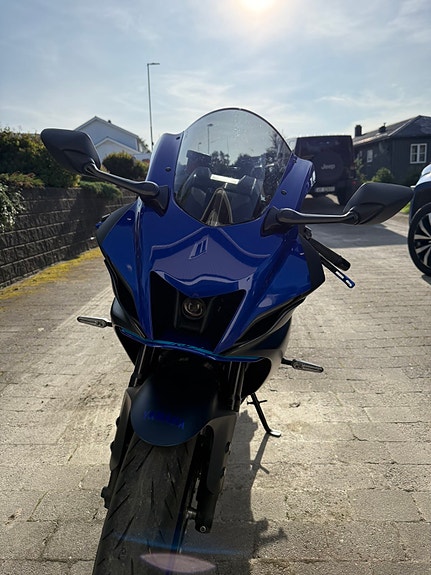 Yamaha R7 4 of 7