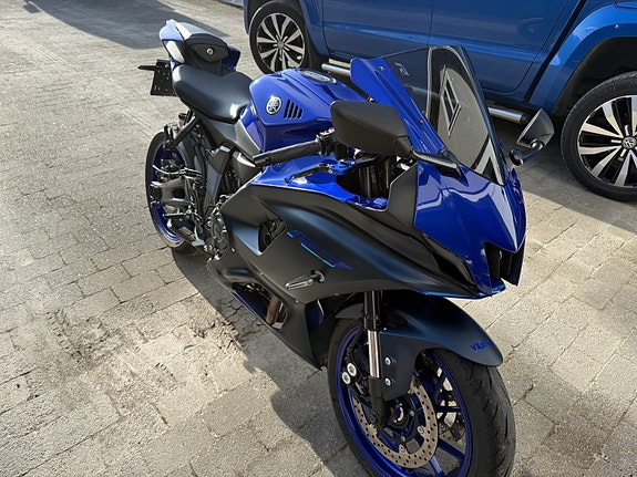 Yamaha R7 6 of 7