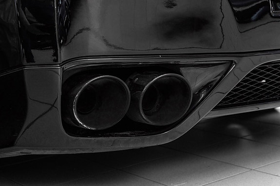 Nissan GT-R 17 of 30