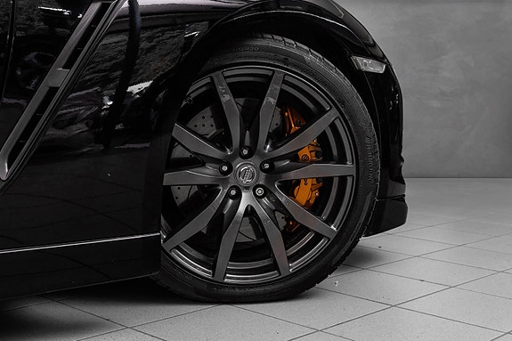 Nissan GT-R 20 of 30