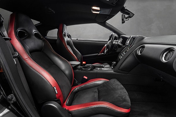 Nissan GT-R 25 of 30