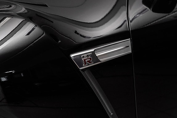 Nissan GT-R 6 of 30