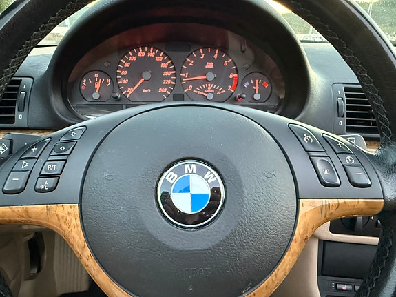 BMW 320Ci 27 of 30