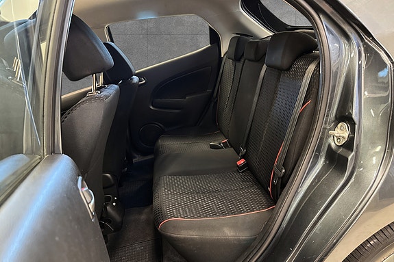Mazda 2 10 of 18