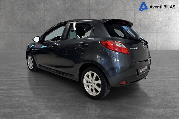 Mazda 2 5 of 18