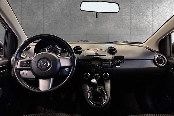 Mazda 2 11 of 18