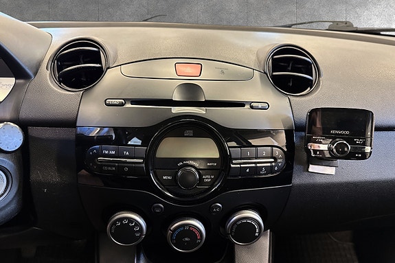 Mazda 2 14 of 18