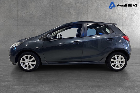 Mazda 2 6 of 18