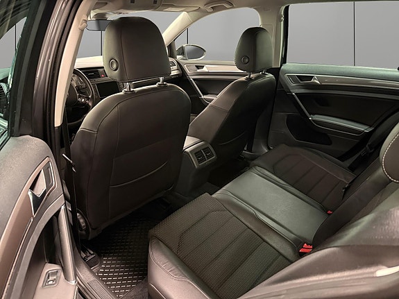 Volkswagen Golf Alltrack 27 of 30