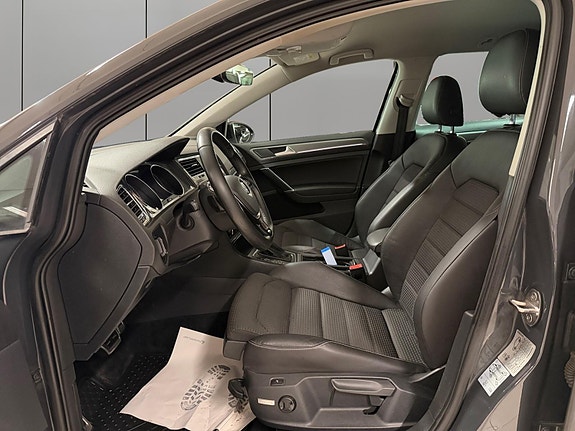 Volkswagen Golf Alltrack 10 of 30