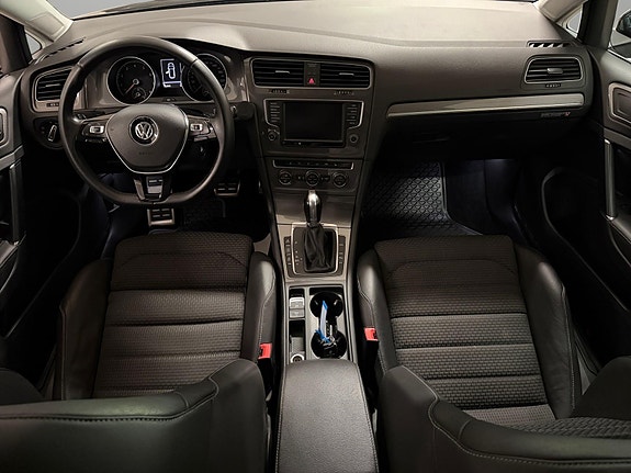 Volkswagen Golf Alltrack 15 of 30