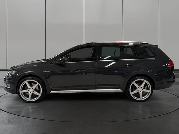 Volkswagen Golf Alltrack 2 of 30