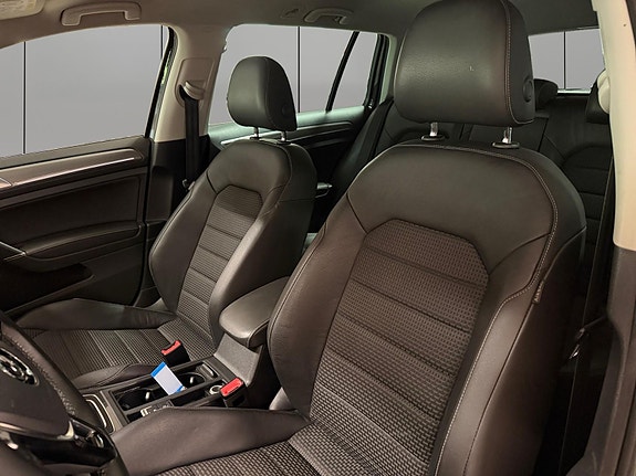 Volkswagen Golf Alltrack 12 of 30