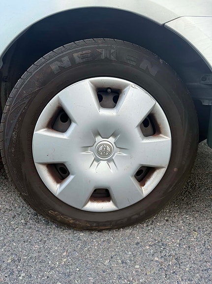Toyota Corolla 8 of 13