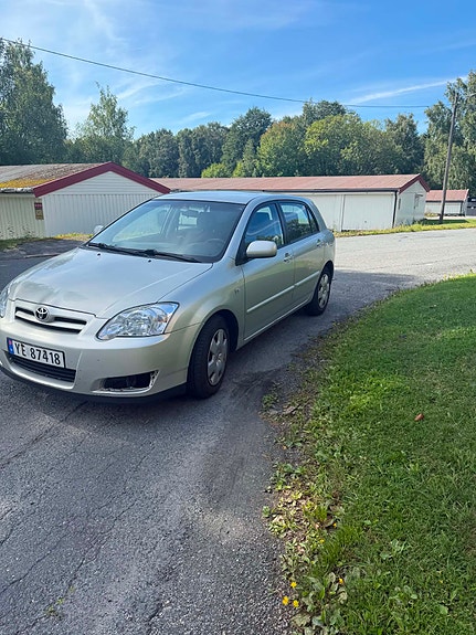 Toyota Corolla 5 of 13