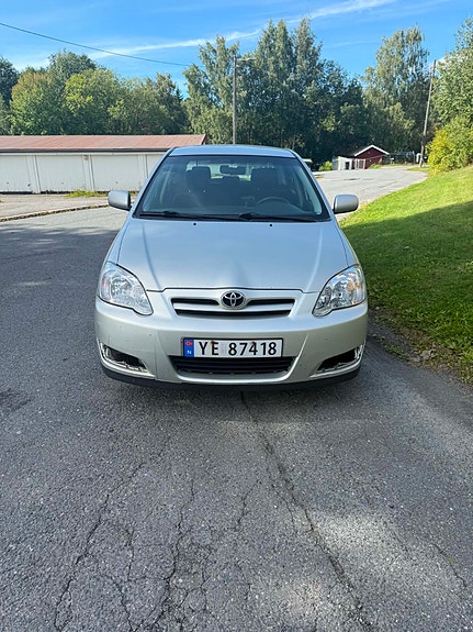 Toyota Corolla 2 of 13