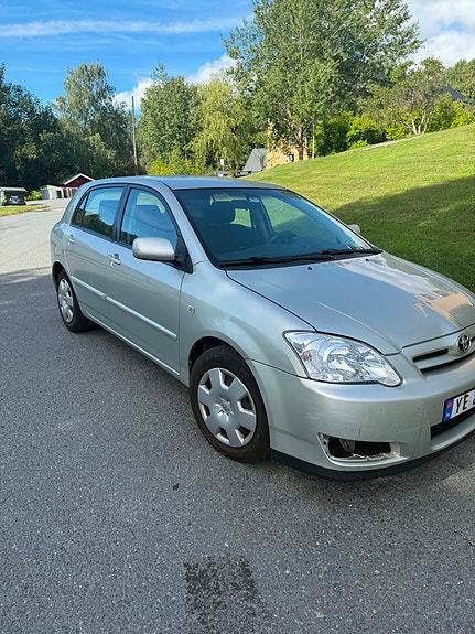 Toyota Corolla 9 of 13