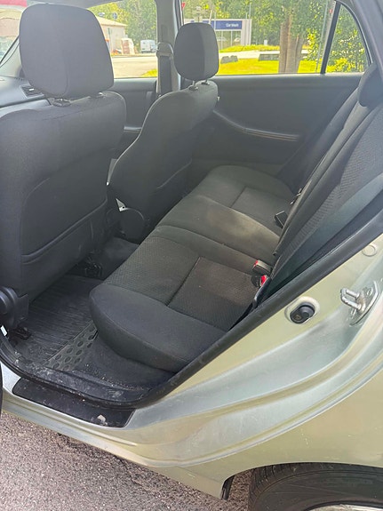 Toyota Corolla 7 of 13