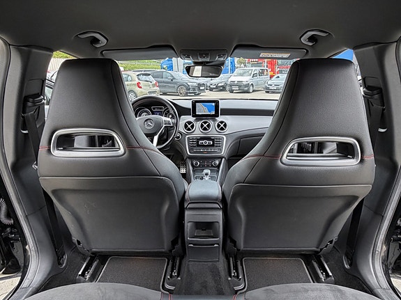 Mercedes-Benz GLA45 10 of 11