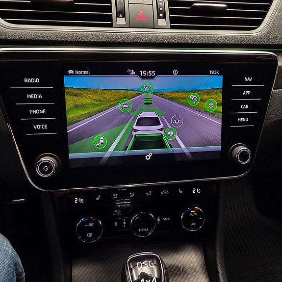 Skoda Superb 27 of 30