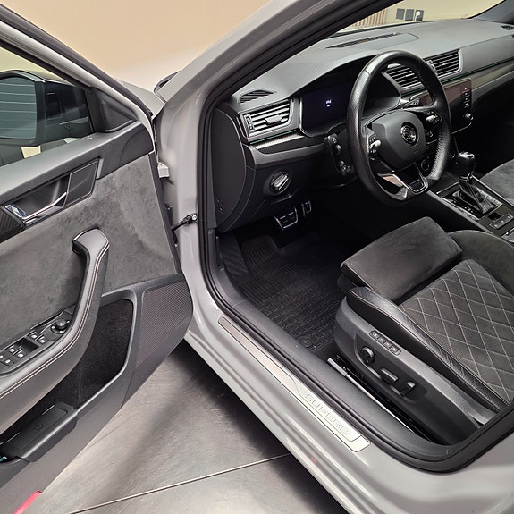 Skoda Superb 11 of 30