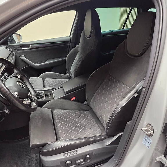 Skoda Superb 17 of 30