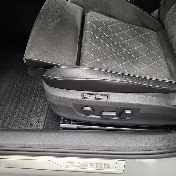 Skoda Superb 15 of 30