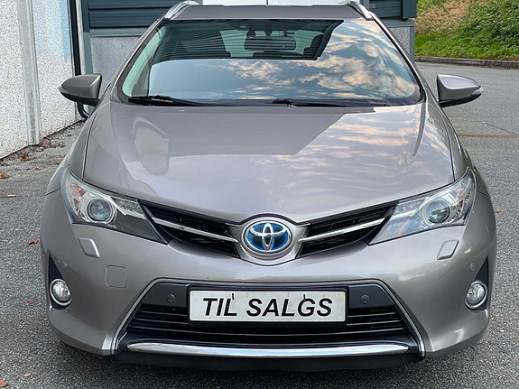 Toyota Auris 3 of 30