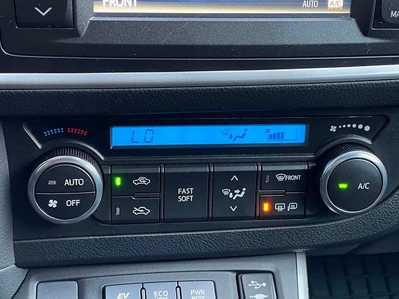 Toyota Auris 17 of 30