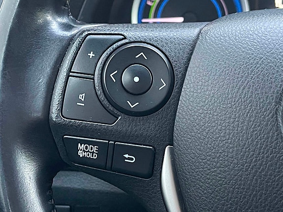 Toyota Auris 22 of 30