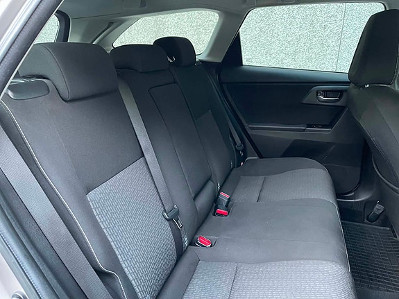 Toyota Auris 26 of 30