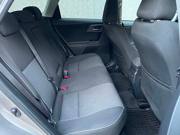 Toyota Auris 27 of 30