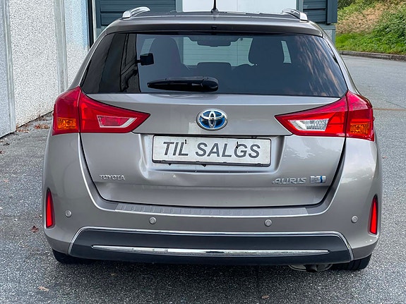 Toyota Auris 6 of 30