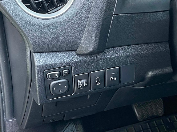 Toyota Auris 18 of 30
