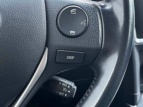 Toyota Auris 23 of 30