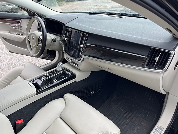 Volvo V90 28 of 30