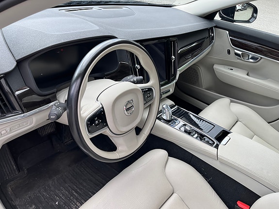Volvo V90 24 of 30