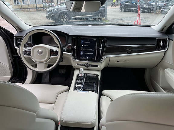 Volvo V90 22 of 30